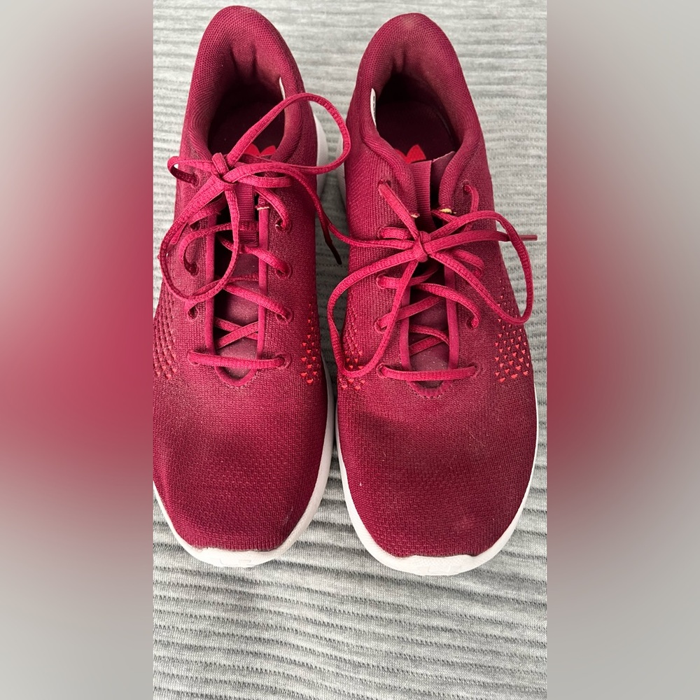 Under Armour Women’s Tennis Shoes 8.5